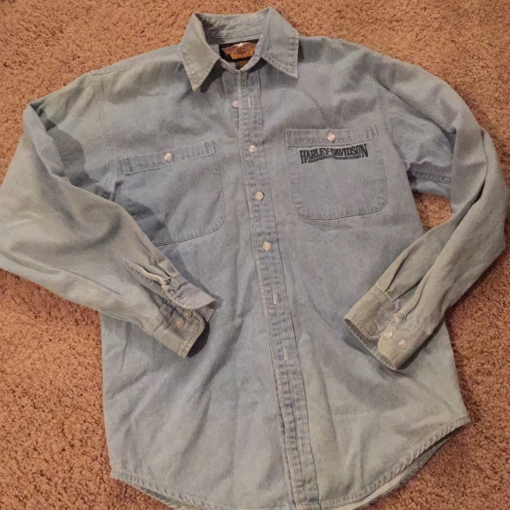 Harley-Davidson shirt